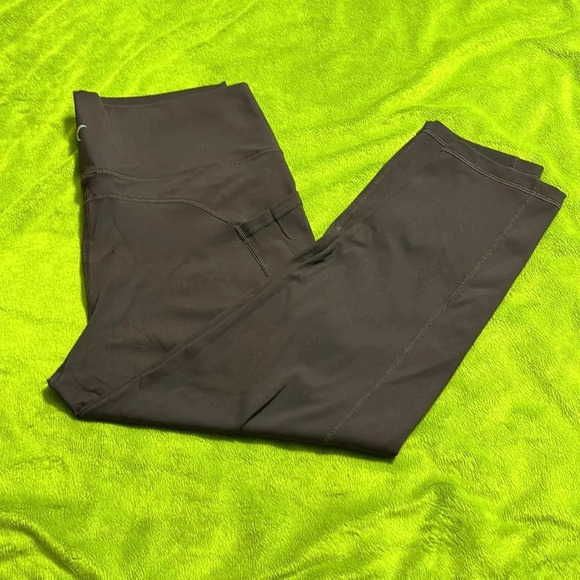 ZYIA Pants - ZYIA Wine Pocket Brillant Hi Rise Capri Legging 20" Size 14-16